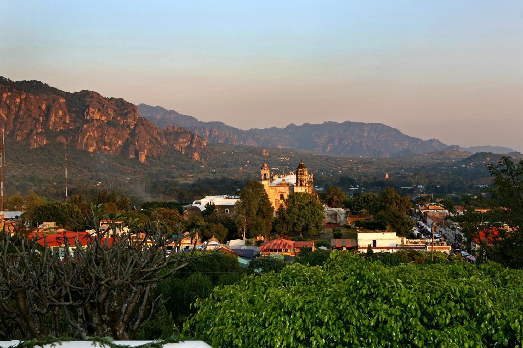 Posada Del Tepozteco - Hotel & Gallery Tepoztlán Dış mekan fotoğraf